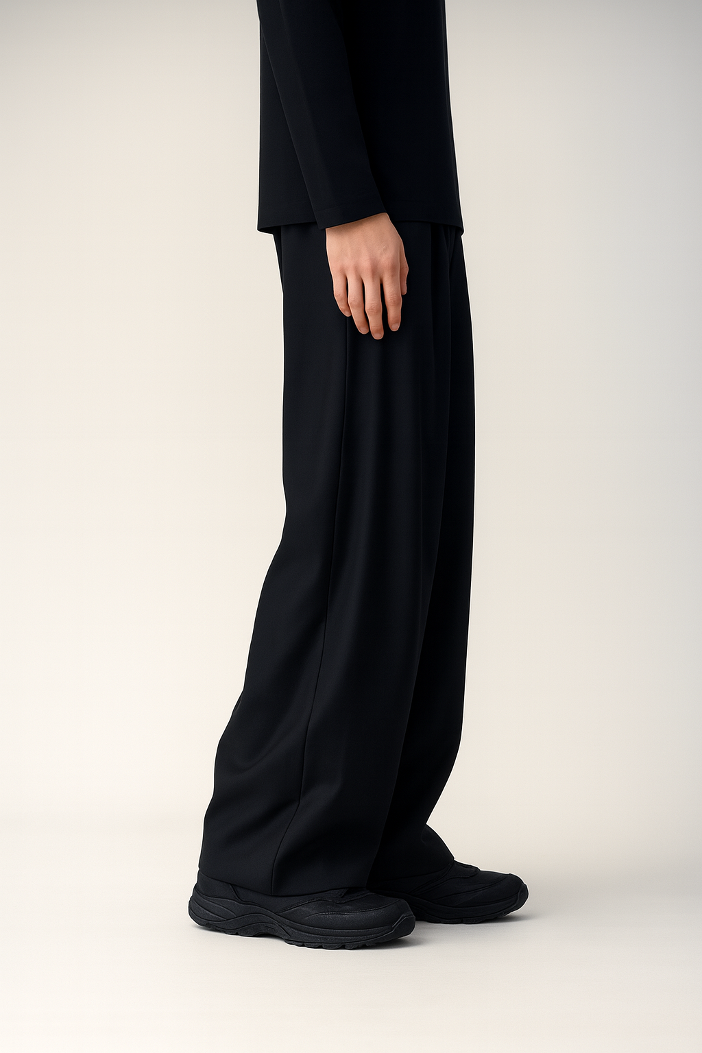 Lightweight Wide-Leg Trouser – Noir